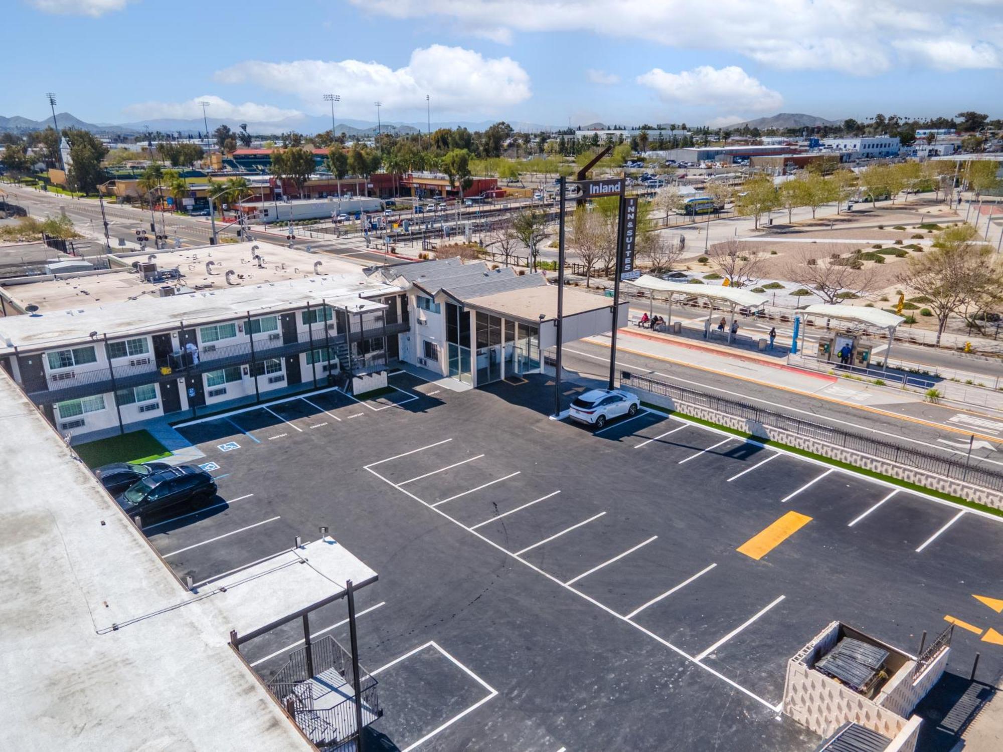 Inland Inn & Suites San Bernardino Bagian luar foto